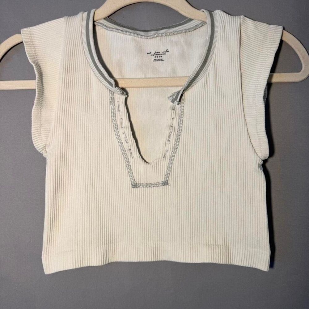 Out-from-under Women's White and Cream Crop-top